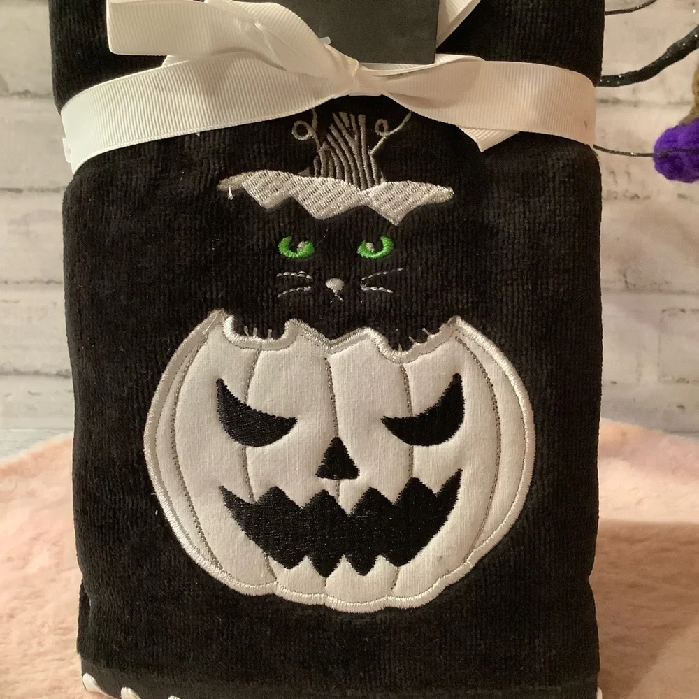 KASSADECOR Set Of 2 Pumpkin Cat Hand Towels